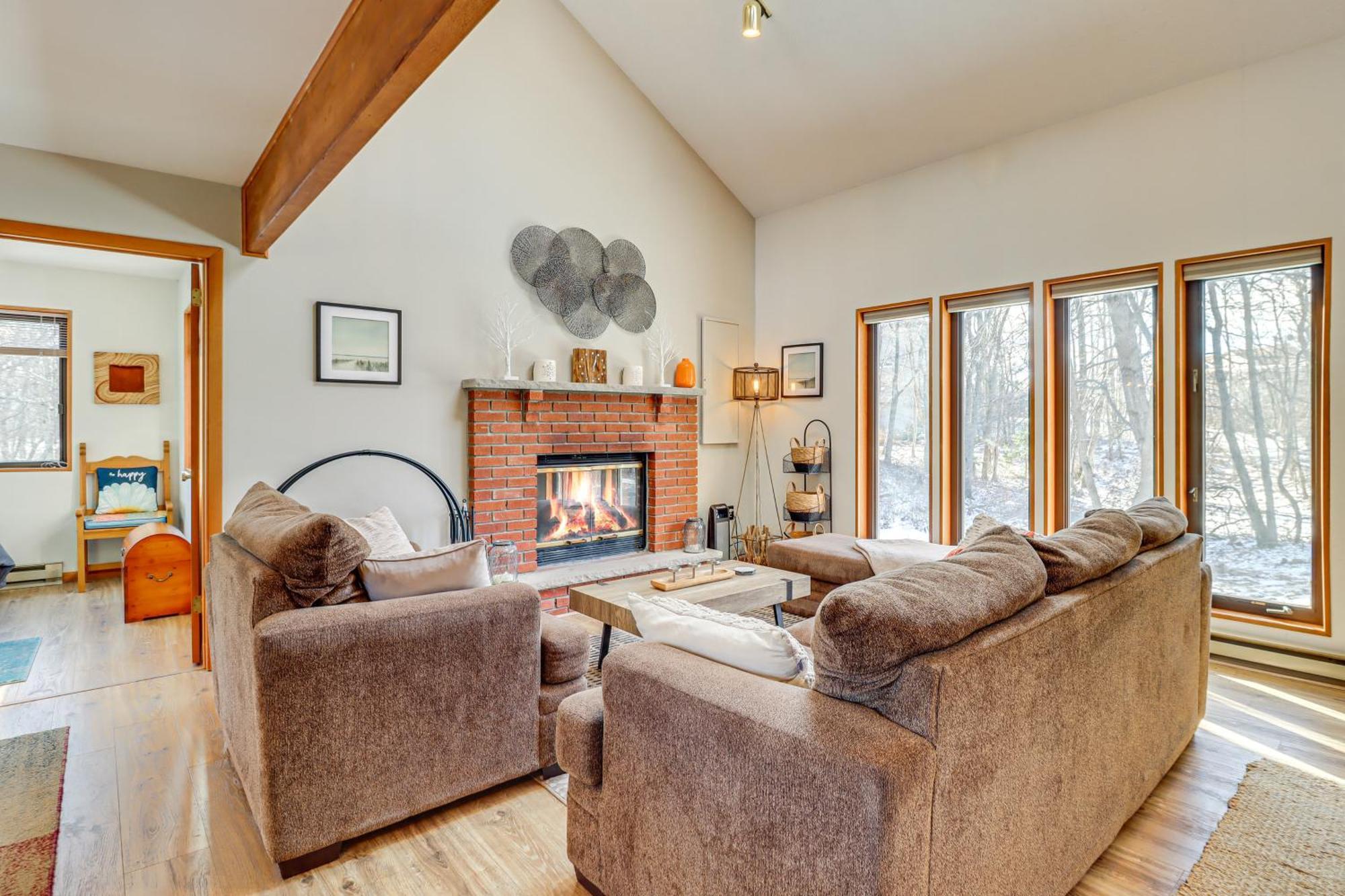 Poconos Home With Private Spa And Fire Pit Long Pond Exterior photo